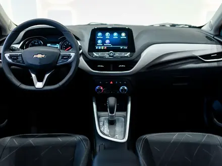 Chevrolet Onix Premier 1 2026 года за 7 990 000 тг. в Алматы – фото 14
