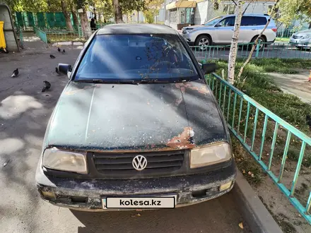 Volkswagen Vento 1993 года за 800 000 тг. в Астана – фото 2