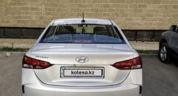 Hyundai Accent 2021 года за 7 500 000 тг. в Астана – фото 2