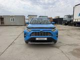 Toyota RAV4 2020 года за 15 300 000 тг. в Актау – фото 2