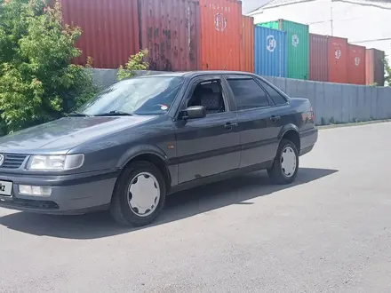 Volkswagen Passat 1995 года за 2 450 000 тг. в Астана – фото 10