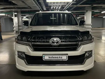 Toyota Land Cruiser 2019 года за 37 000 000 тг. в Астана