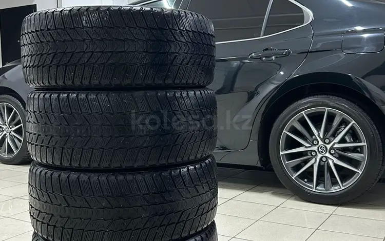 Комплект зимней резины Roadstone Winguard ice plus 225/45R18 за 90 000 тг. в Талдыкорган