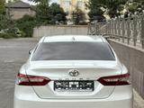 Toyota Camry 2021 года за 17 200 000 тг. в Шымкент – фото 5