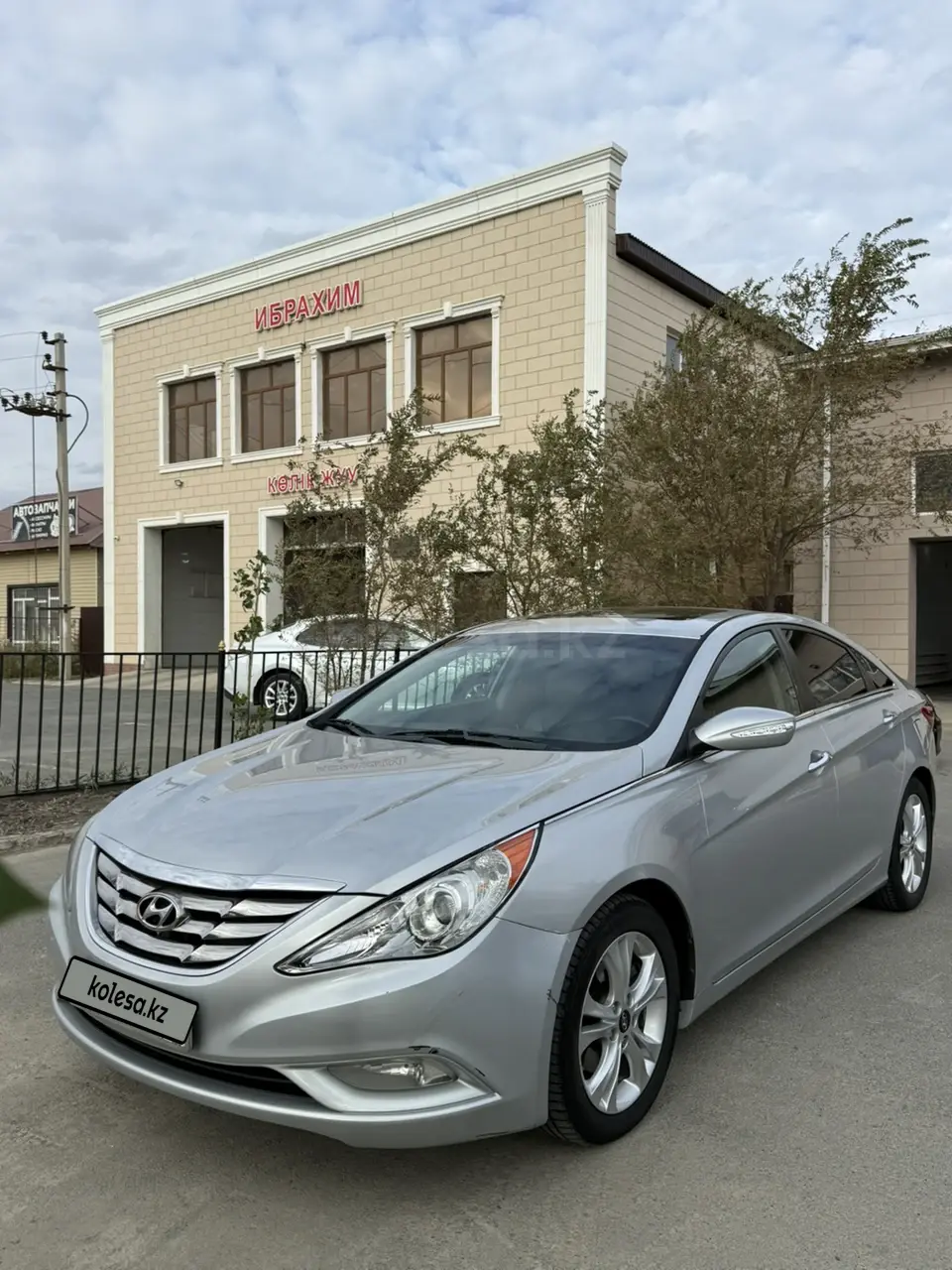 Hyundai Sonata, 2011