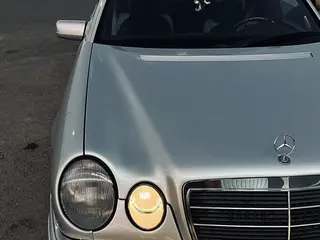 Mercedes-Benz E 280