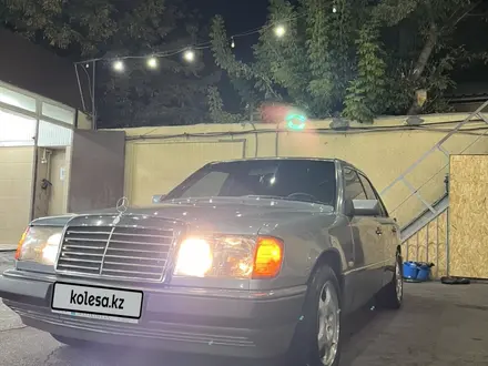 Mercedes-Benz E 230 1991 года за 2 000 000 тг. в Тараз – фото 3