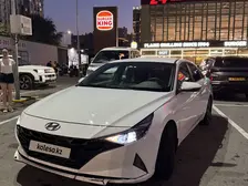 Hyundai Elantra, 2022