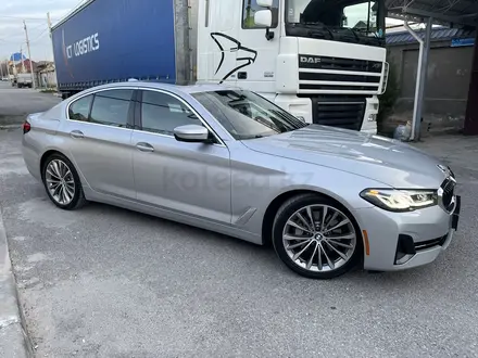 BMW 520 2021 года за 28 500 000 тг. в Шымкент – фото 2