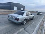 Mercedes-Benz E 220 1994 годаfor2 300 000 тг. в Туркестан – фото 2