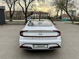 Hyundai Sonata 2022 года за 13 700 000 тг. в Алматы – фото 4