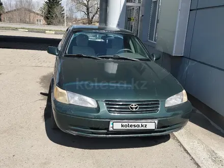 Toyota Camry 1999 года за 2 800 000 тг. в Усть-Каменогорск – фото 2