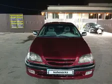 Toyota Avensis, 1999