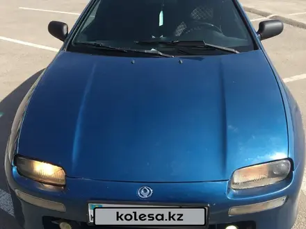 Mazda 323 1998 года за 1 200 000 тг. в Алматы – фото 2