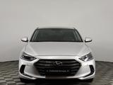 Hyundai Elantra 2018 годаfor7 190 000 тг. в Астана – фото 2