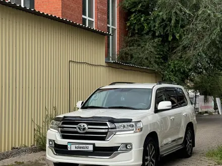 Toyota Land Cruiser 2017 года за 35 000 000 тг. в Астана