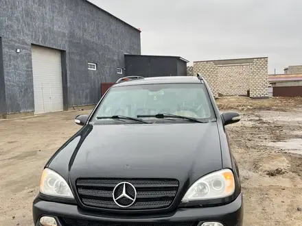 Mercedes-Benz ML 320 2002 года за 3 200 000 тг. в Атырау – фото 4