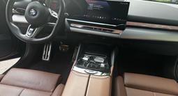 BMW 530 2024 года за 34 900 000 тг. в Алматы – фото 4