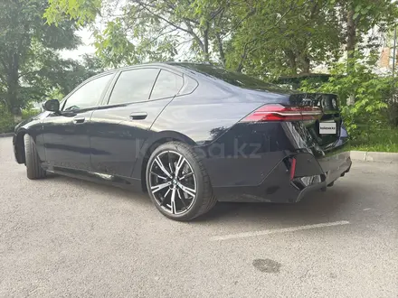 BMW 530 2024 года за 34 900 000 тг. в Алматы – фото 2