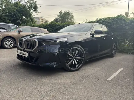 BMW 530 2024 года за 34 900 000 тг. в Алматы – фото 7