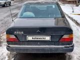 Mercedes-Benz E 220 1993 года за 900 000 тг. в Алматы – фото 2