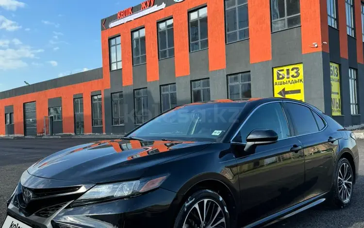 Toyota Camry 2018 года за 12 600 000 тг. в Астана