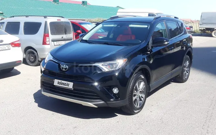 Toyota RAV4 2018 года за 8 500 000 тг. в Актау