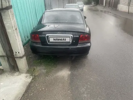 Hyundai Sonata 2003 года за 1 000 000 тг. в Алматы – фото 4