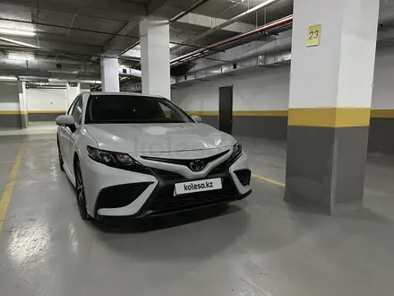 Toyota Camry 2022 года за 14 600 000 тг. в Актау – фото 11