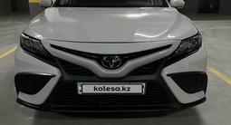 Toyota Camry 2022 года за 14 600 000 тг. в Актау – фото 3