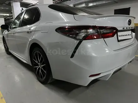 Toyota Camry 2022 года за 14 600 000 тг. в Актау – фото 6