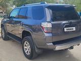 Toyota 4Runner 2015 года за 17 500 000 тг. в Жанаозен – фото 2