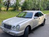 Mercedes-Benz E 230 1995 года за 1 800 000 тг. в Алматы – фото 2
