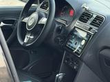 Volkswagen Polo 2011 года за 2 700 000 тг. в Уральск – фото 3