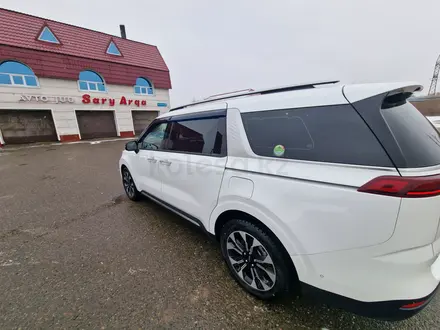 Kia Carnival 2021 года за 21 000 000 тг. в Усть-Каменогорск – фото 2