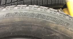 BRIDGESTONE BLIZZAK VRX 215/6017 за 70 000 тг. в Астана – фото 3