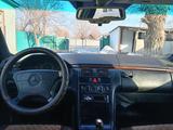 Mercedes-Benz E 200 1995 годаүшін1 300 000 тг. в Урджар – фото 3