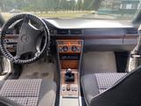 Mercedes-Benz E 200 1995 годаүшін1 800 000 тг. в Рудный – фото 4