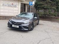 Toyota Camry 2021 года за 15 200 000 тг. в Алматы