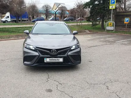 Toyota Camry 2021 года за 15 200 000 тг. в Алматы – фото 9