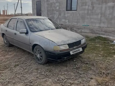 Opel Vectra 1993 года за 450 000 тг. в Актобе – фото 2