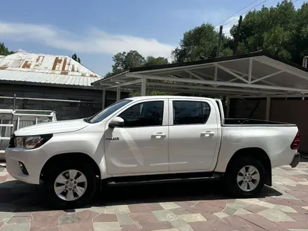 Toyota Hilux 2018 года за 13 500 000 тг. в Алматы – фото 3