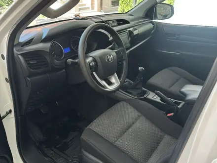 Toyota Hilux 2018 года за 13 500 000 тг. в Алматы – фото 7