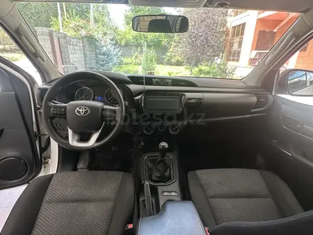 Toyota Hilux 2018 года за 13 500 000 тг. в Алматы – фото 9