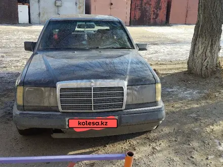 Mercedes-Benz E 200 1992 года за 1 300 000 тг. в Семей