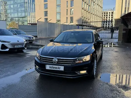 Volkswagen Passat 2016 года за 8 800 000 тг. в Астана