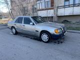 Mercedes-Benz E 200 1993 года за 660 000 тг. в Караганда – фото 3