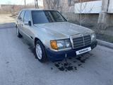 Mercedes-Benz E 200 1993 года за 660 000 тг. в Караганда