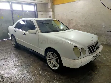 Mercedes-Benz E 230 1995 года за 1 700 000 тг. в Талдыкорган – фото 4