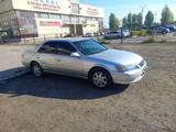 Toyota Camry 2000 года за 3 500 000 тг. в Астана – фото 2